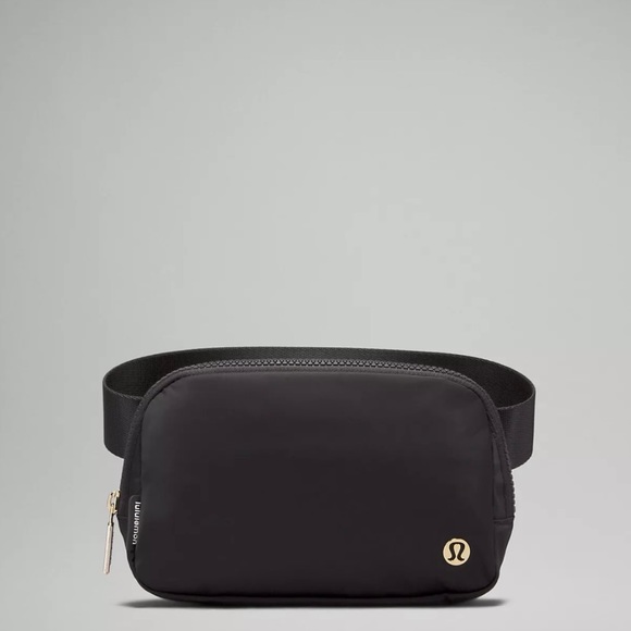 lululemon athletica Handbags - 🆕 Lululemon everywhere belt bag 1L - Black - FIRM PRICE